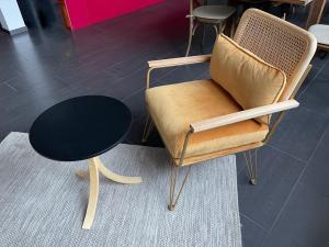 Curvy Beistelltisch 1